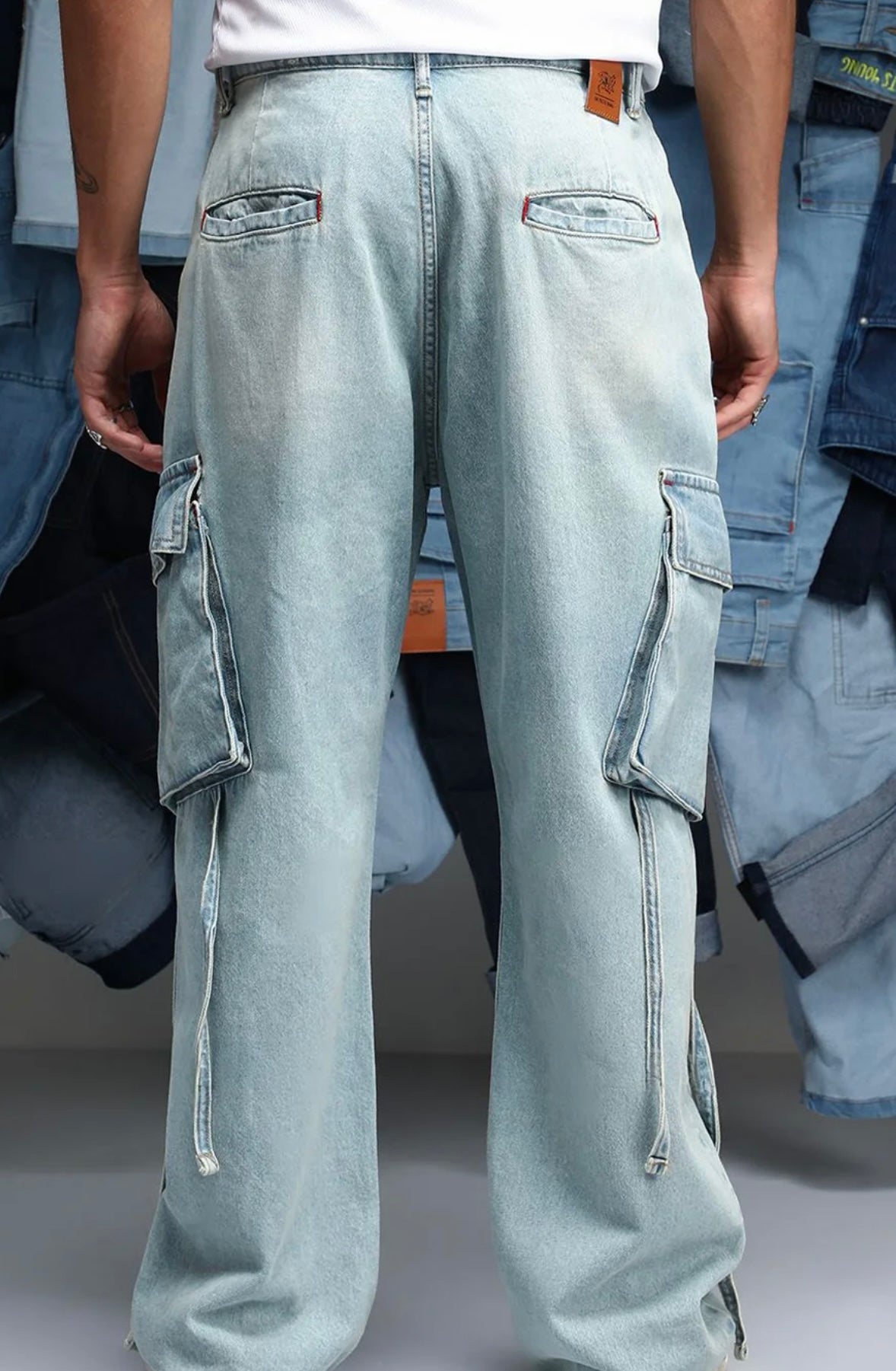 Men’s Oversized Light-Wash Cargo Denim Pants
