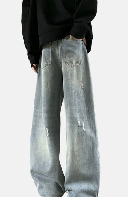 Distressed Wide-Leg Light Wash Jeans – Relaxed Streetwear Denim